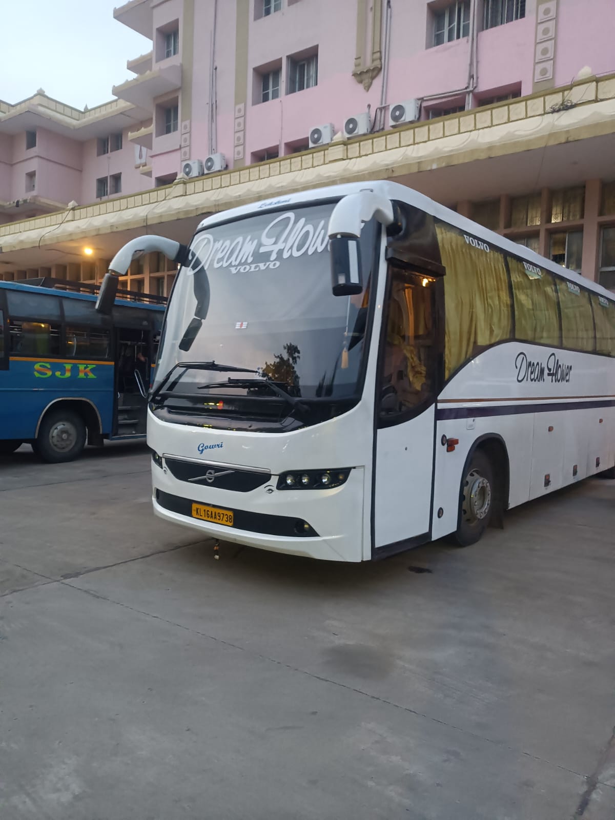 Bus